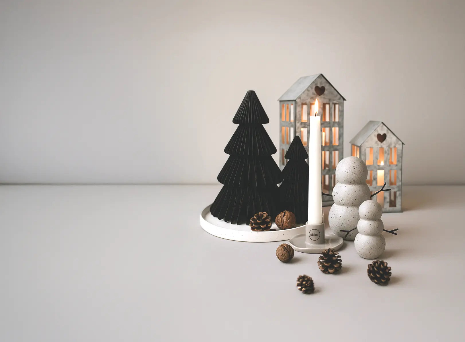 cale colorworlds - snowy warm white / deep silent black