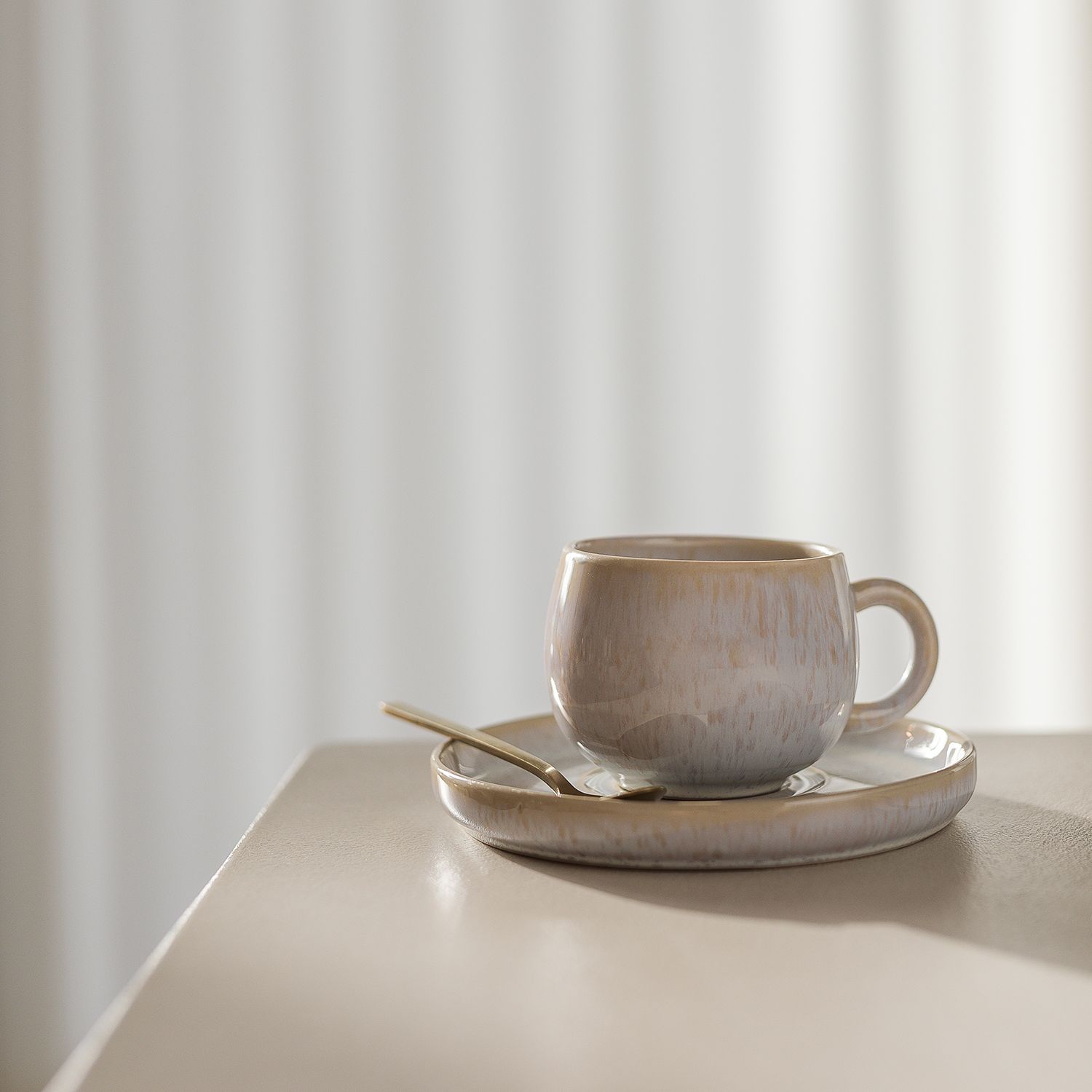 Untertasse CURVY, pearl